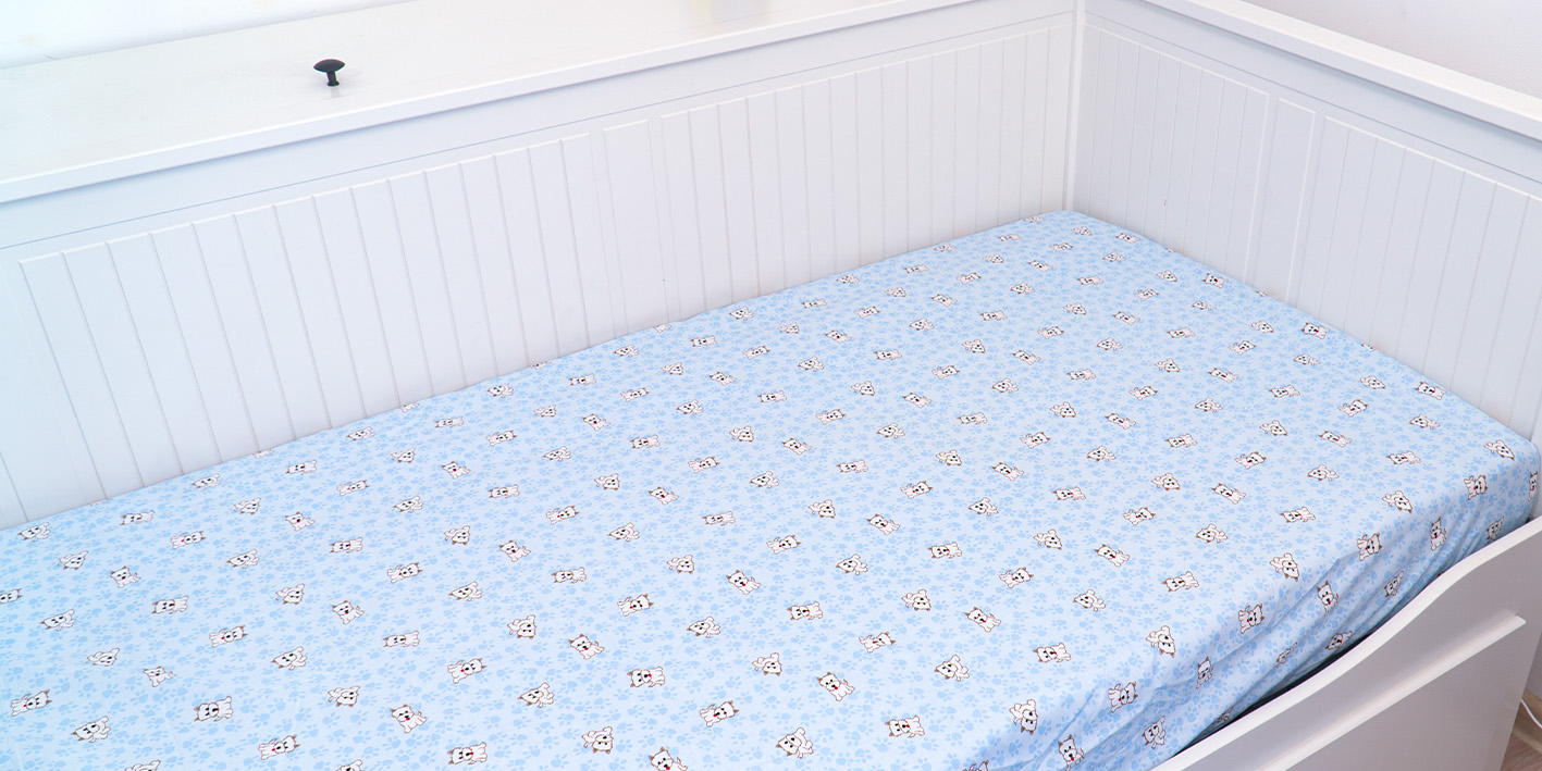 prześcieradło 80x160 łapki niebieskie z gumką